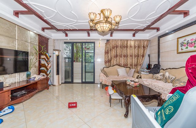 中央悦城7室2厅164.04㎡399万二手房图片