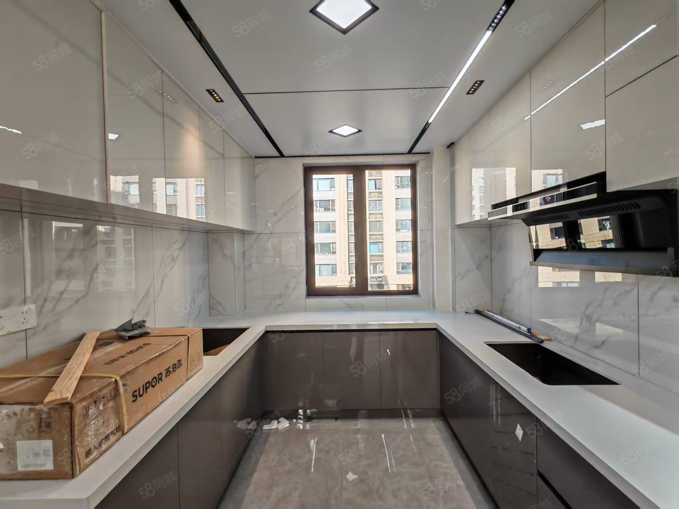 绿地斐勒公馆2室2厅2卫120㎡南北79万