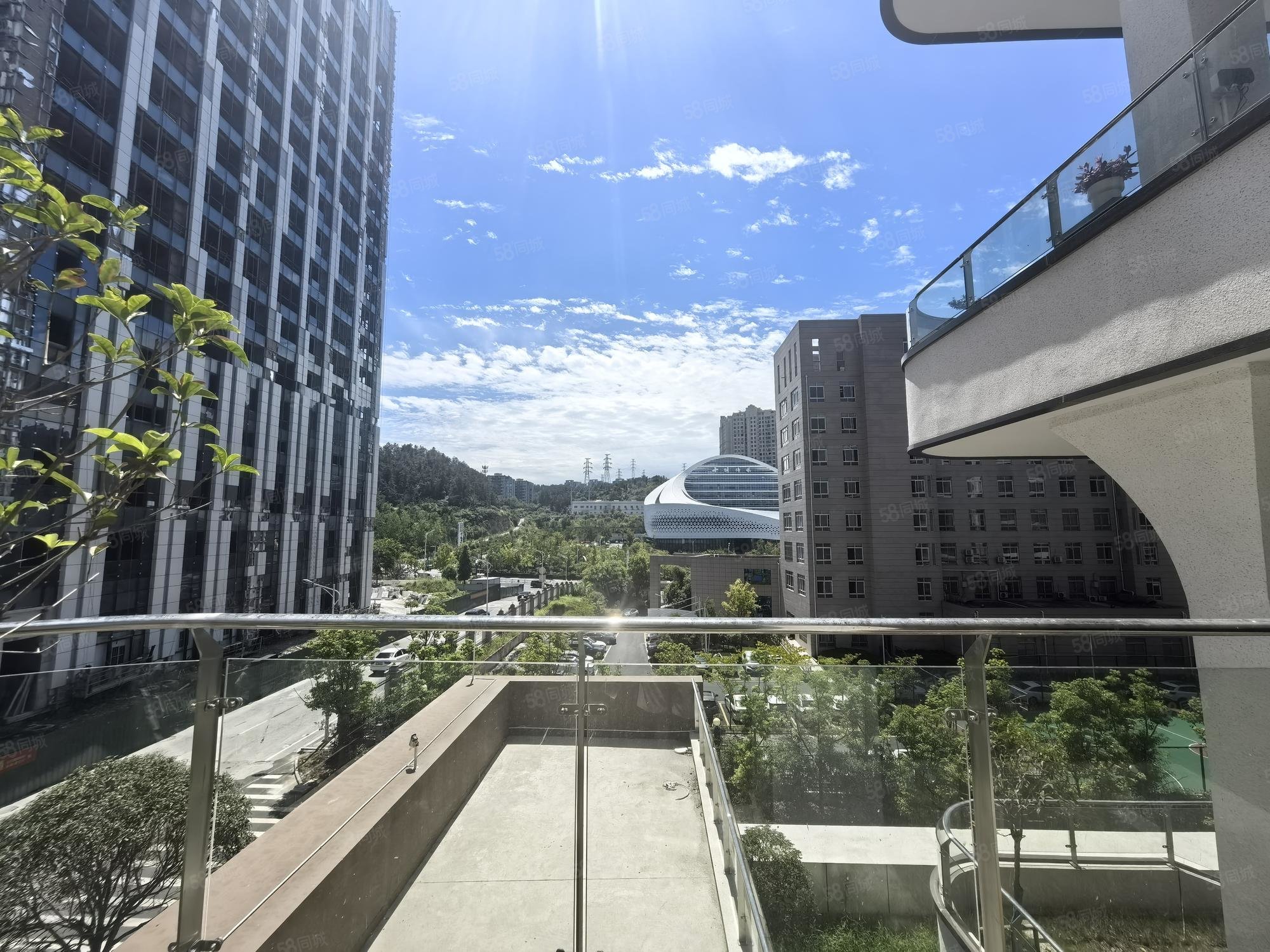 国瑞麓林府4室2厅3卫143.67㎡南108万