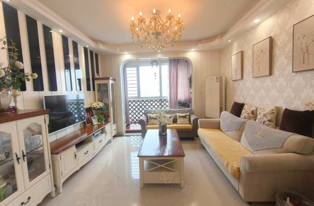 当代国际广场 精装三室边户 双阳台 带车储