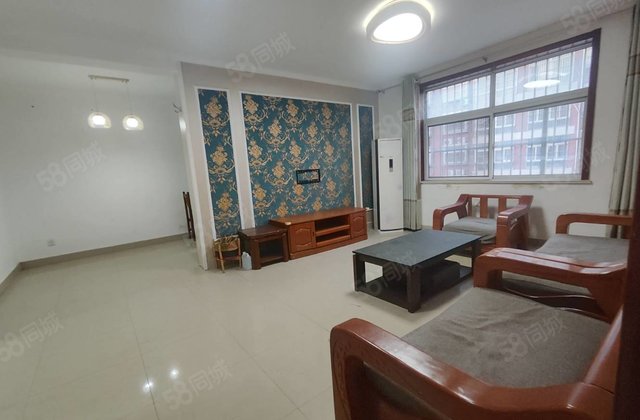 急售！紧邻万达！停车方便！送储！大三室！随时看房