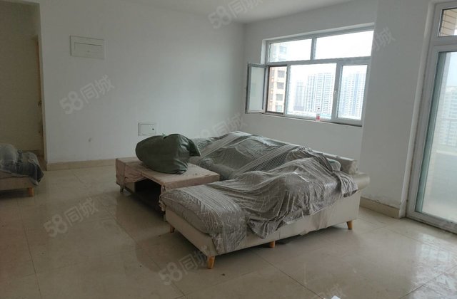 湖边电梯三室新房未住双阳台价格可以商量