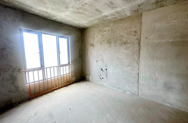 皇庭首占一号4室1厅136㎡265万二手房图片