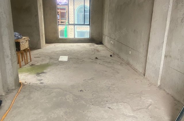 罗马世家5室2厅252㎡130万二手房图片