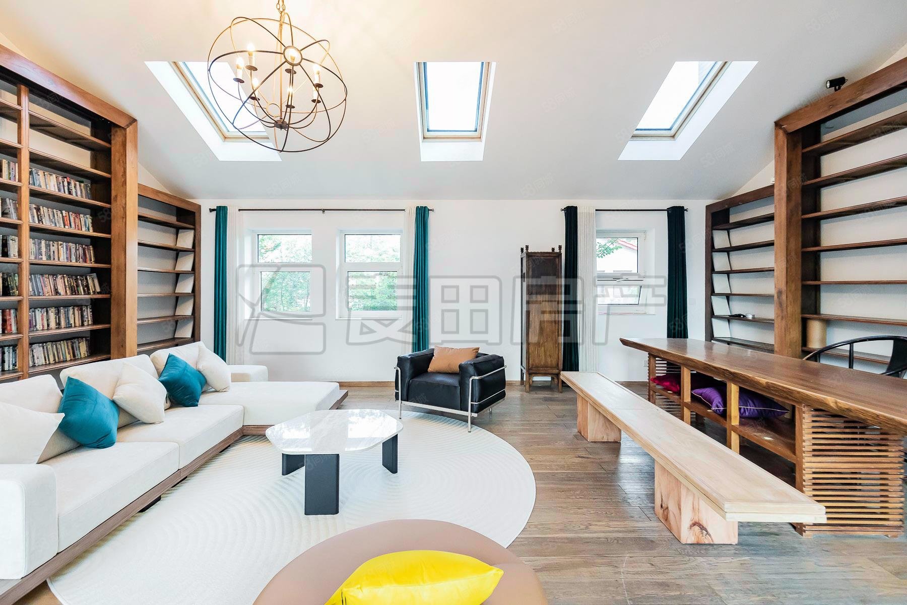 歐陸苑4室3廳3衛(wèi)232㎡南北2675萬