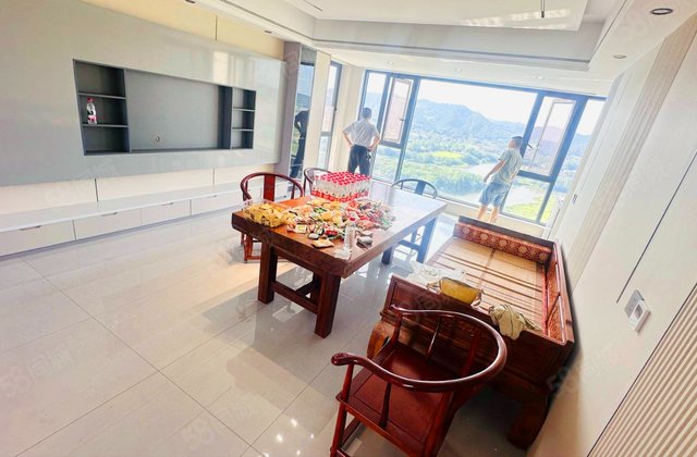 香山文锦苑5室3厅168㎡88.8万二手房图片