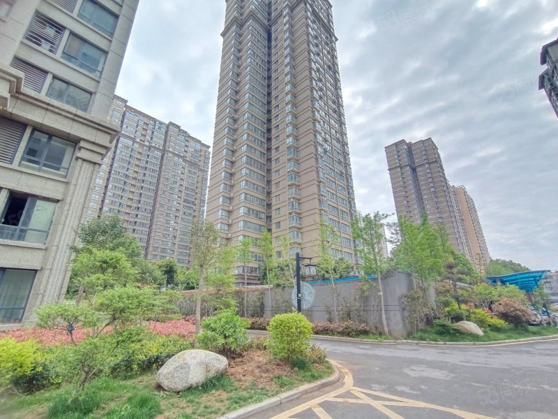 婚房独山大道康城一品精装小3房113平有证可按揭