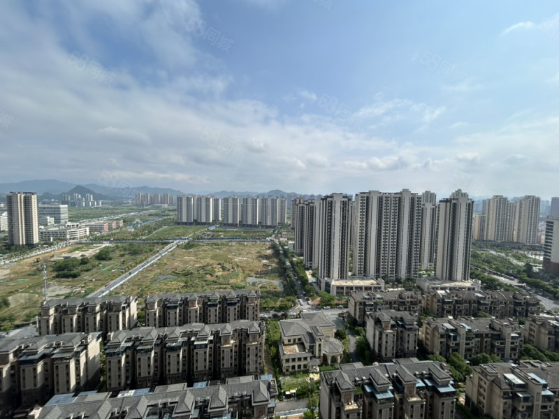 恒大御景4室2厅2卫142㎡南北86万
