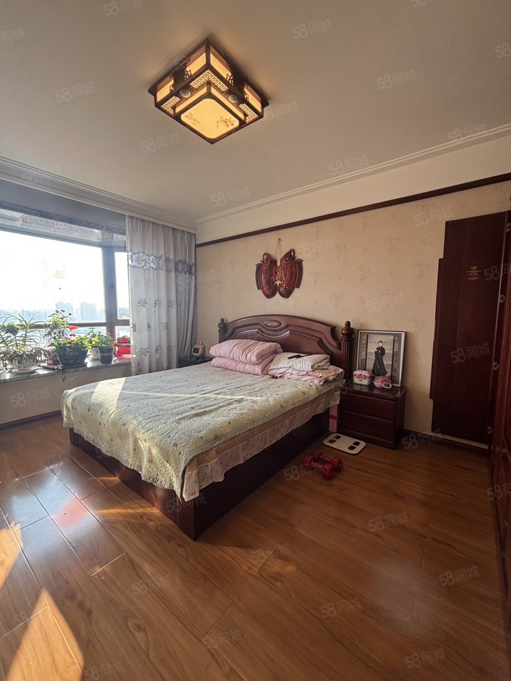 东方新城3室2厅1卫131㎡南北59万