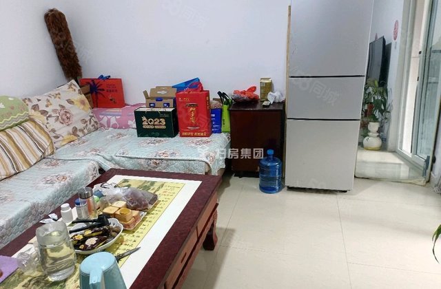 金柱绿城 电梯房 中间楼层 免大税送储藏室