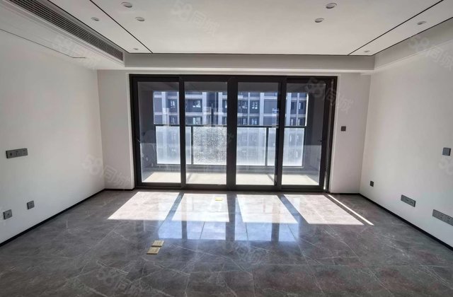 滨盛臻园4室2厅129.65㎡330万二手房图片