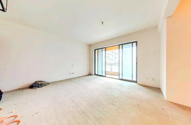 信和御龙山4室2厅202.15㎡410万二手房图片