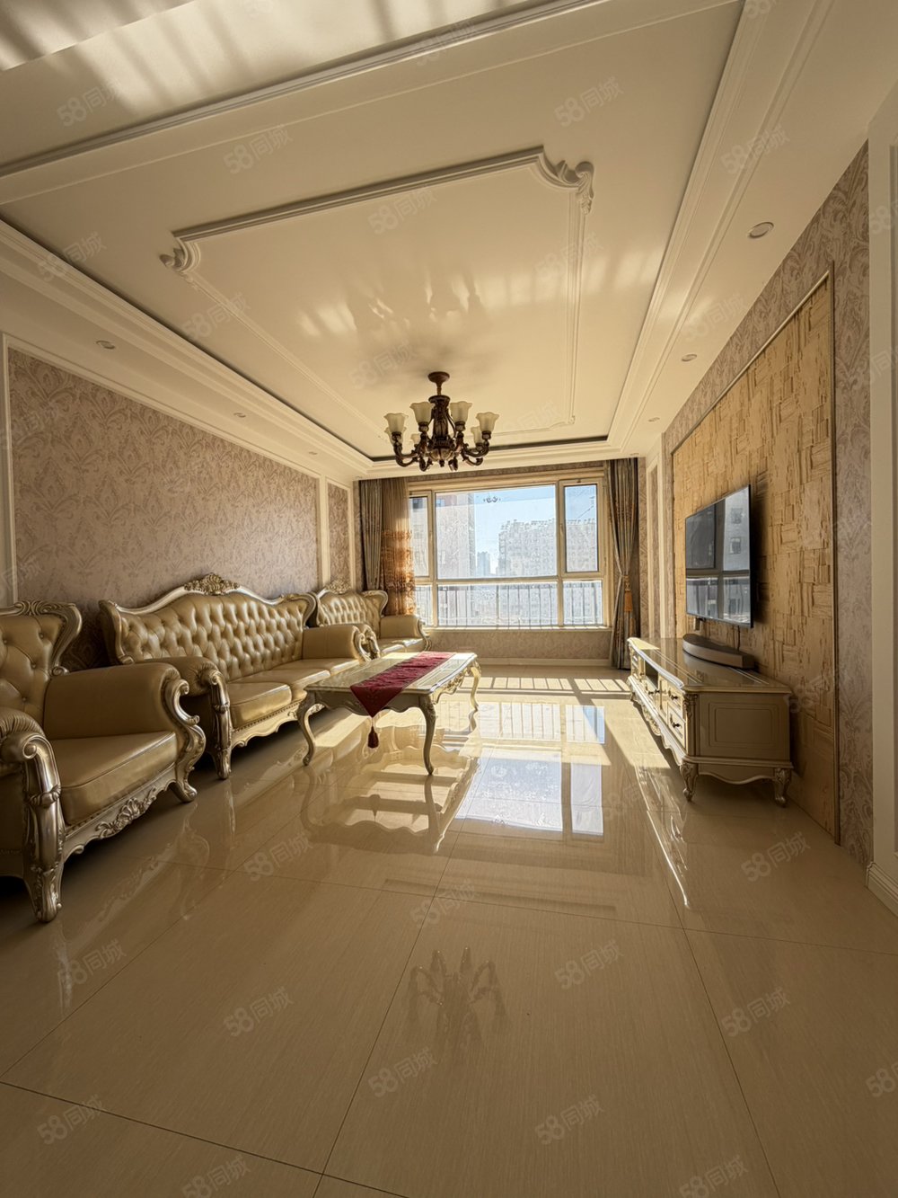 东艺春城3室2厅1卫112㎡南北56万