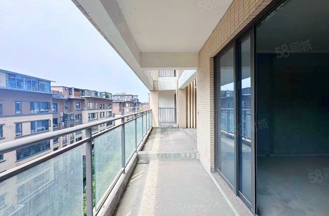 合能枫丹铂麓三期4室2厅143.32㎡179万二手房图片