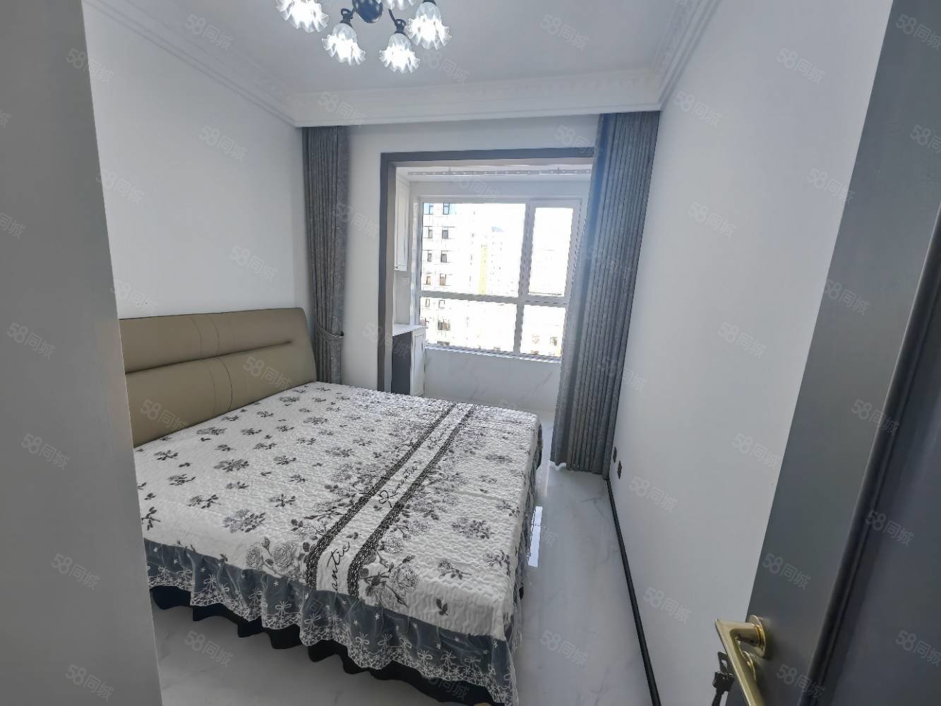 胜利嘉园3室2厅2卫124㎡南北85.8万