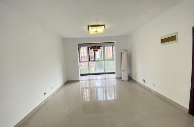 二中附近 送车位储 畅博书香东郡三室两卫 免大税 三叶草户型