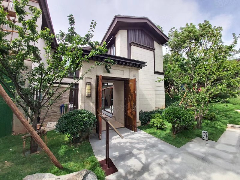 两层190平精装合院别墅!前后庭院花园,私家车位(拎包入住)