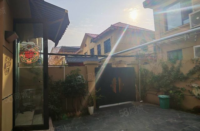 金鼎巷别墅 双拼带院 不临街 出行方便，教育生活配套成熟