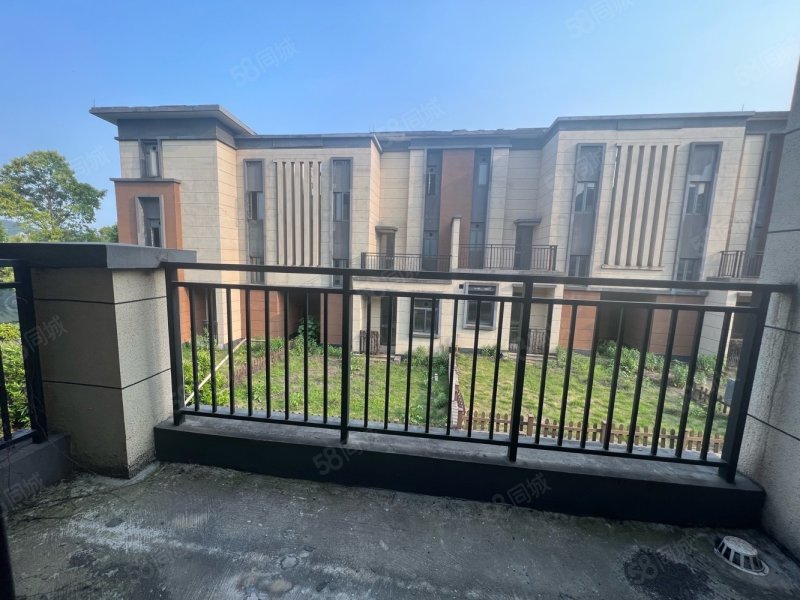 湘江富力城(别墅)5室2厅3卫168㎡南152万