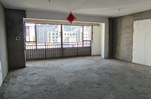 绿地斐勒公馆3室2厅2卫147㎡南北79.5万