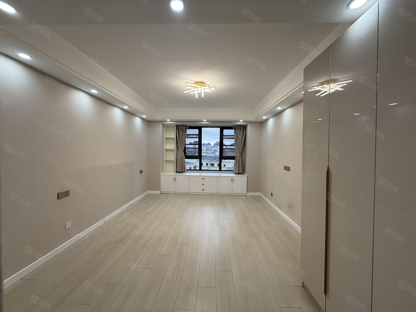 建投御景湾3室2厅2卫157㎡南北145万