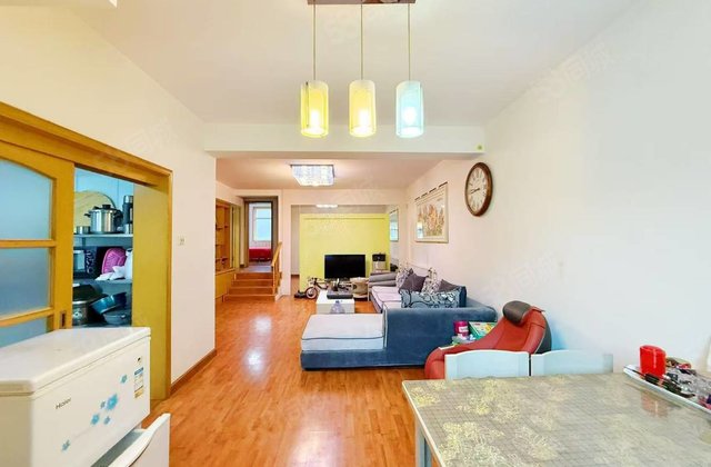 市医院南邻鼎舜东区电梯洋房 地上一楼精装修 96万急售