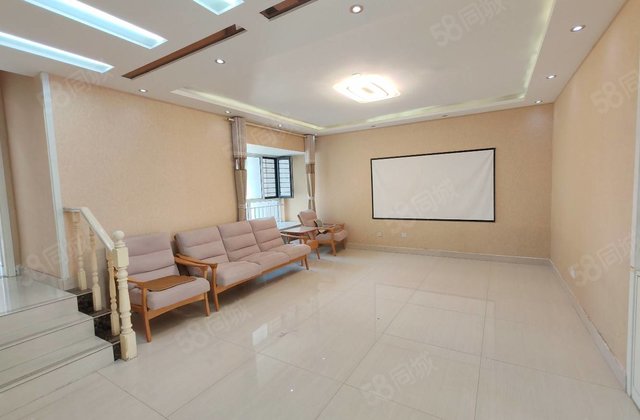 房东急售！送车位！送储藏室好楼层！阿卡迪亚 三室两厅两卫