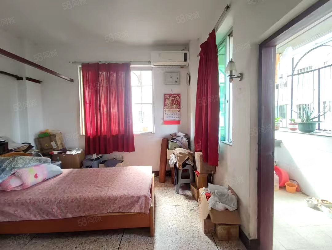 西荣路小区3室2厅2卫126㎡南北39.8万