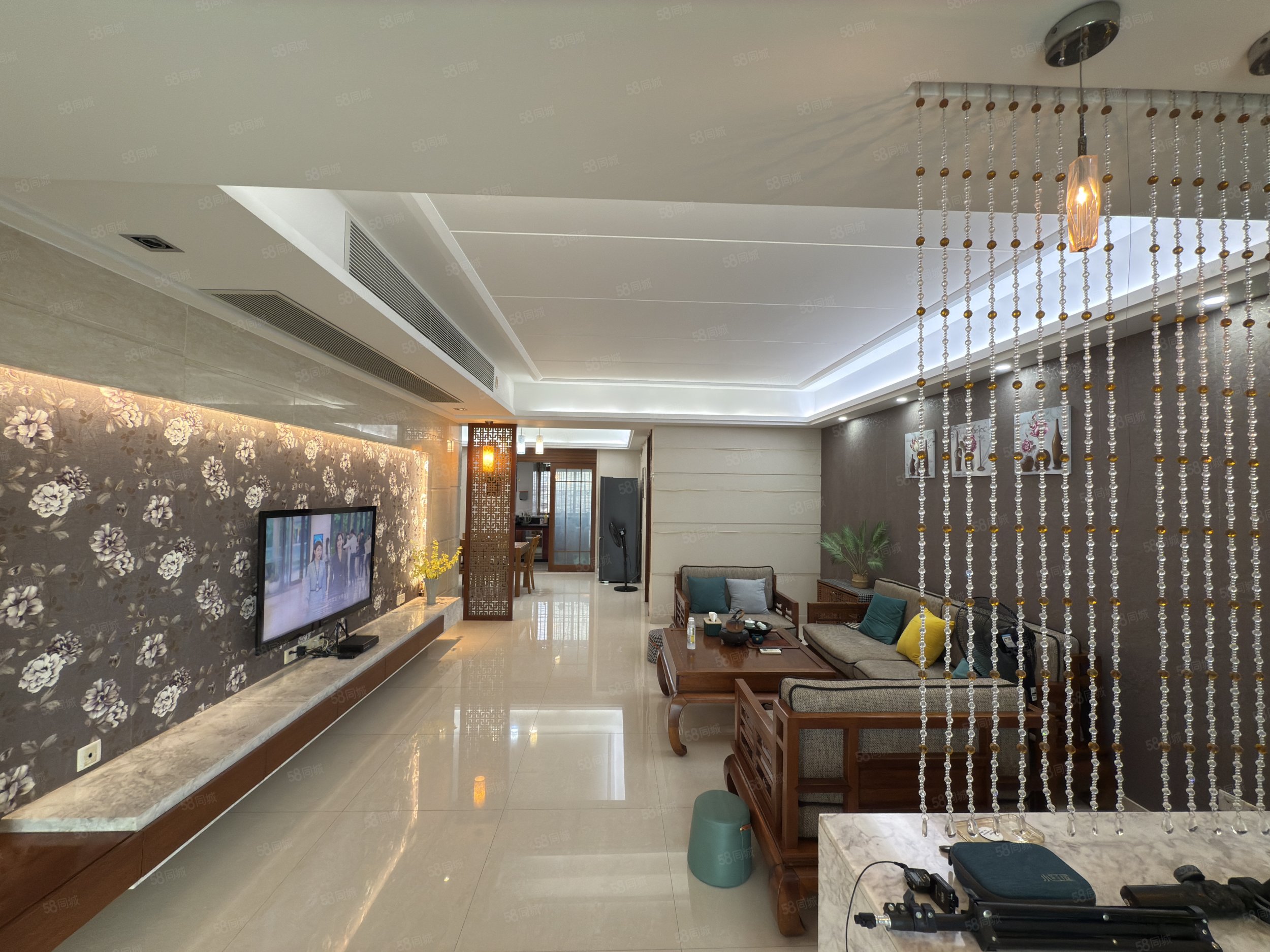 御景湾4室2厅3卫158㎡南北135万