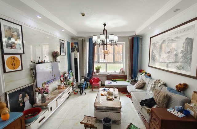 出售海源丽都三室住宅  带个小院  万达商圈 生活便利