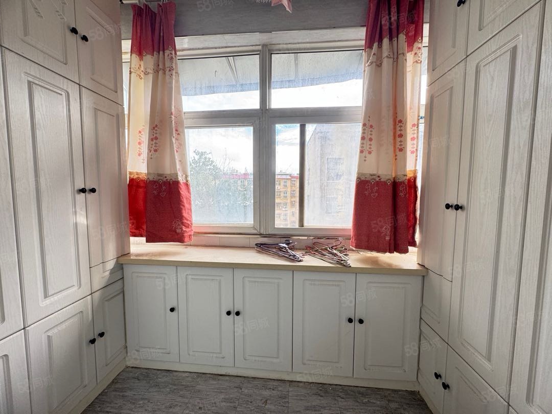 六堰文化宫3室2厅1卫110㎡南北58万