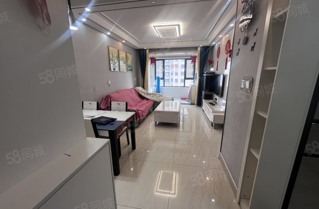 开发区当代东昌丽都旁次新小区锦绣观邸精装三室带车位和储藏室