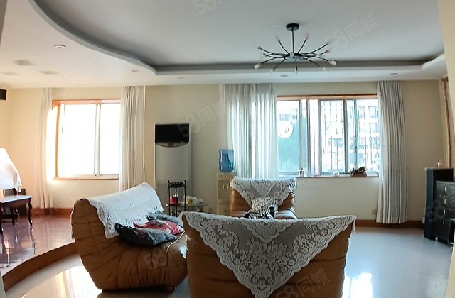 丹桂小区4室3厅207.44㎡57.8万二手房图片