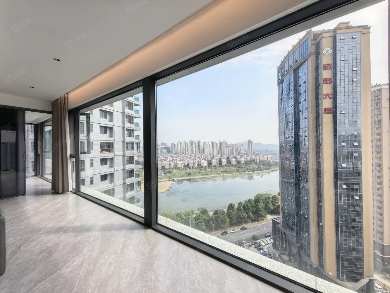 天秀湾4室2厅2卫202㎡南北258万