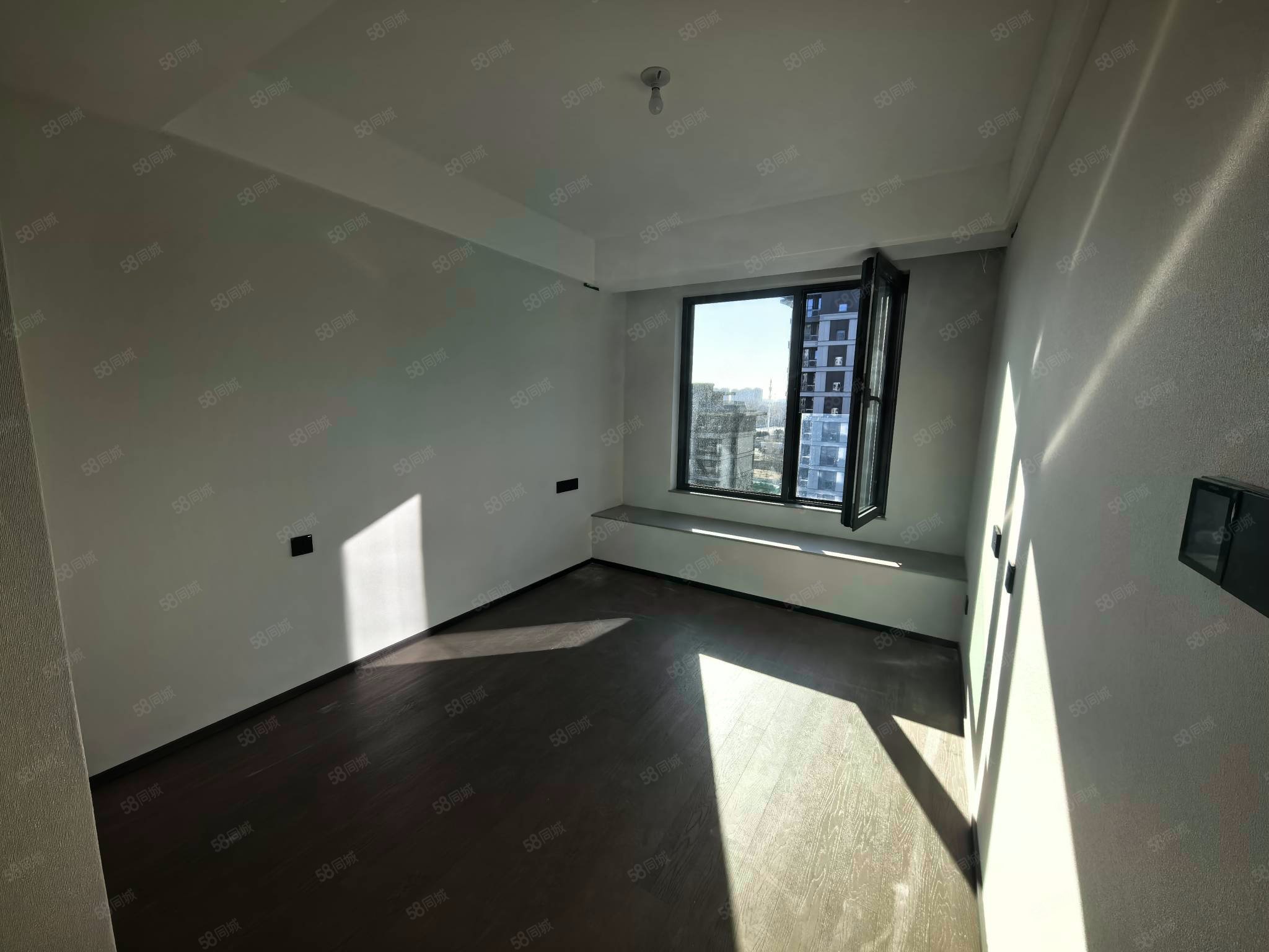 建發(fā)觀堂府4室2廳2衛(wèi)127㎡南北530萬