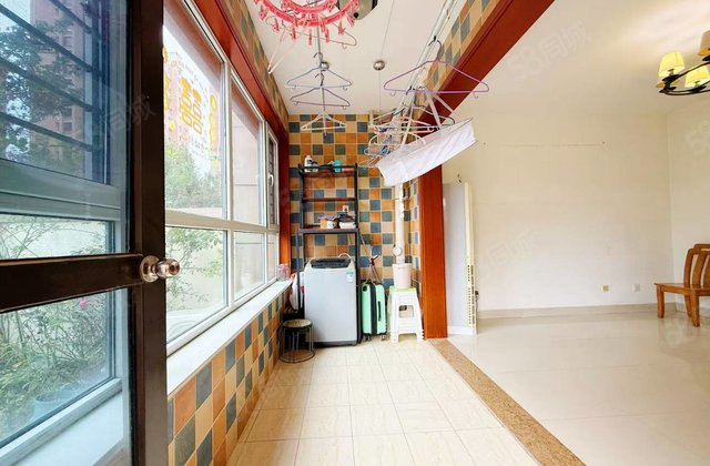 香江附近新城邦 一楼带院 标准3室