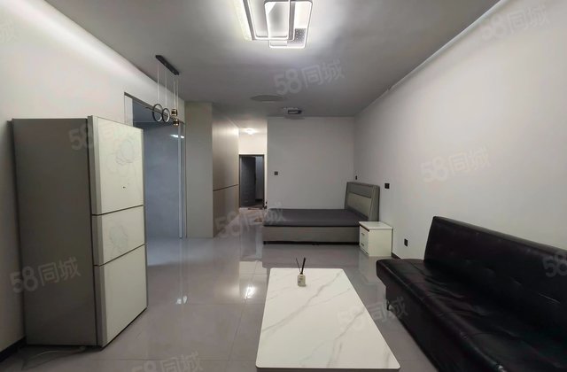 香港豪庭1室1厅56㎡30万二手房图片