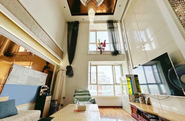 光明眼科昌润路苹果社区复式挑高客厅双门入户电梯房金鼎巷