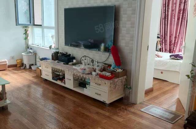 御景王宅 南北通透两室 公摊小 随时看房