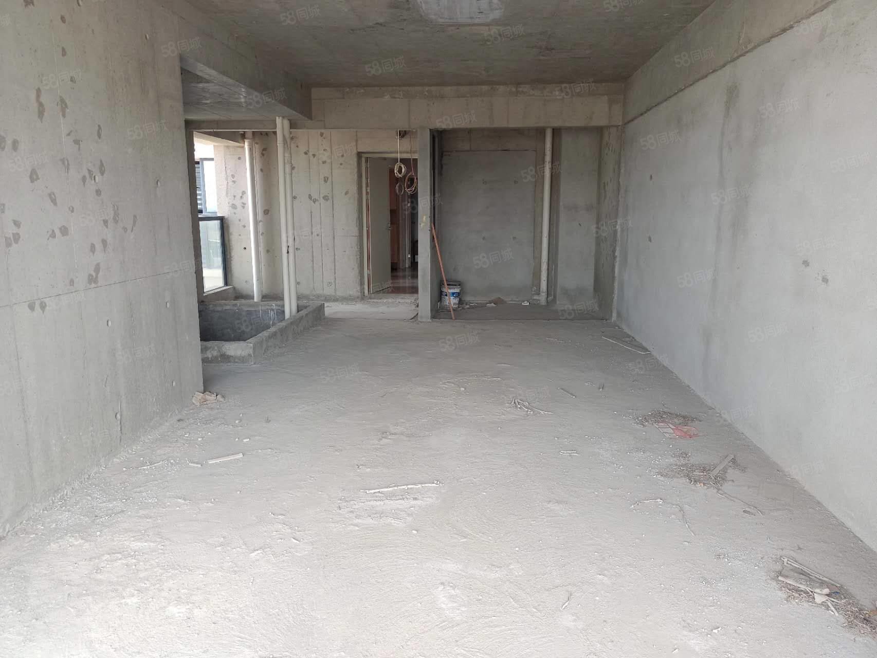 康德广场3室2厅2卫91.16㎡东84万