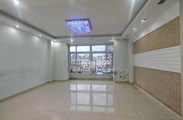 东昌本校！市中心！三室两厅两卫双阳台免大税可按揭贷款随时看房