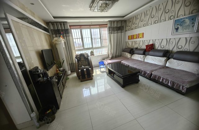 香江明珠 电梯小三居 可拎包入住采光好！送车位送家具送地下室