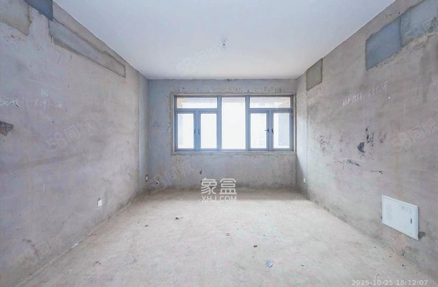 八方小区(C区)3室2厅127.22㎡260万二手房图片
