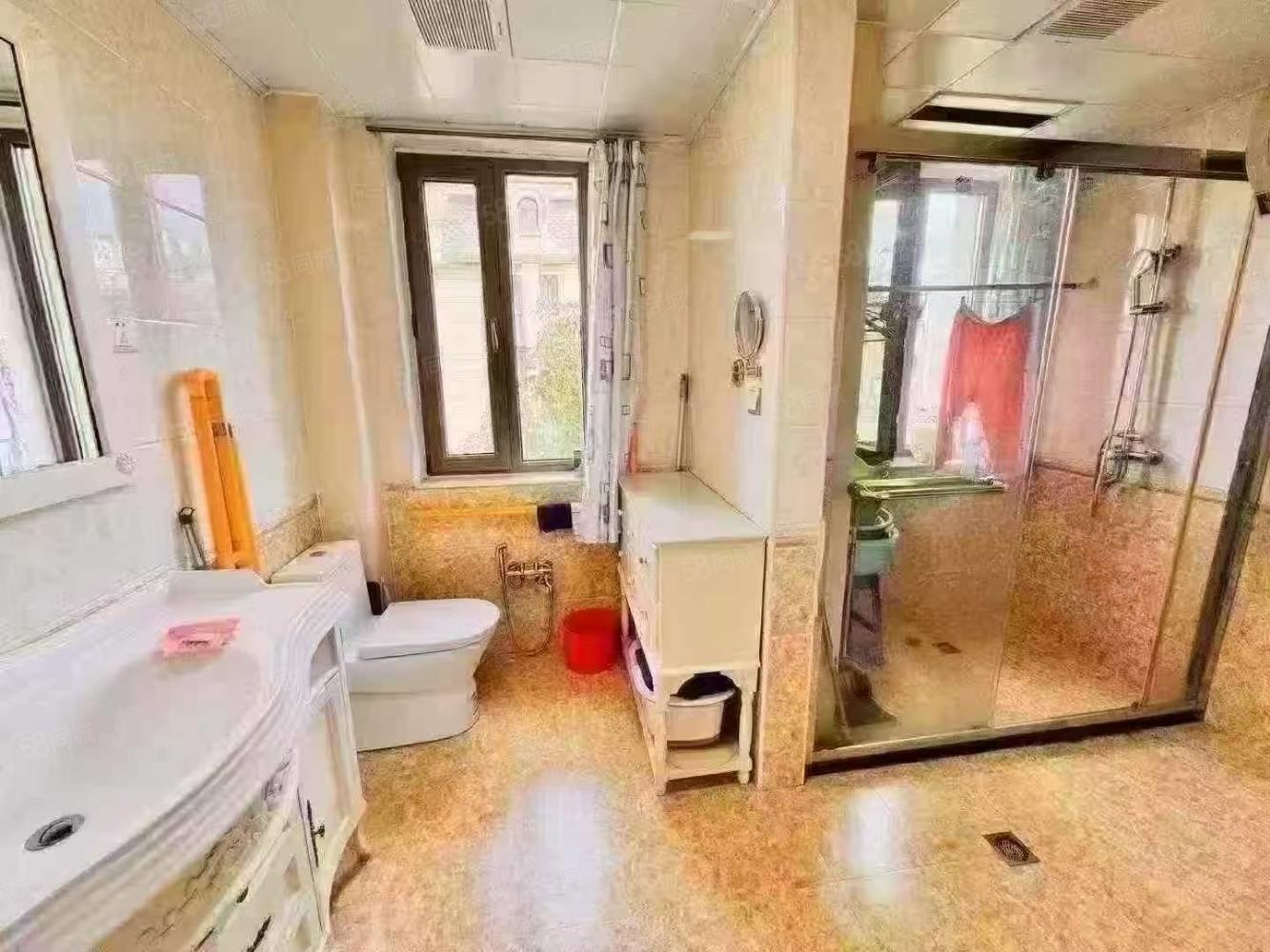 世茂南外滩(二期)4室2厅1卫131㎡南北89.8万