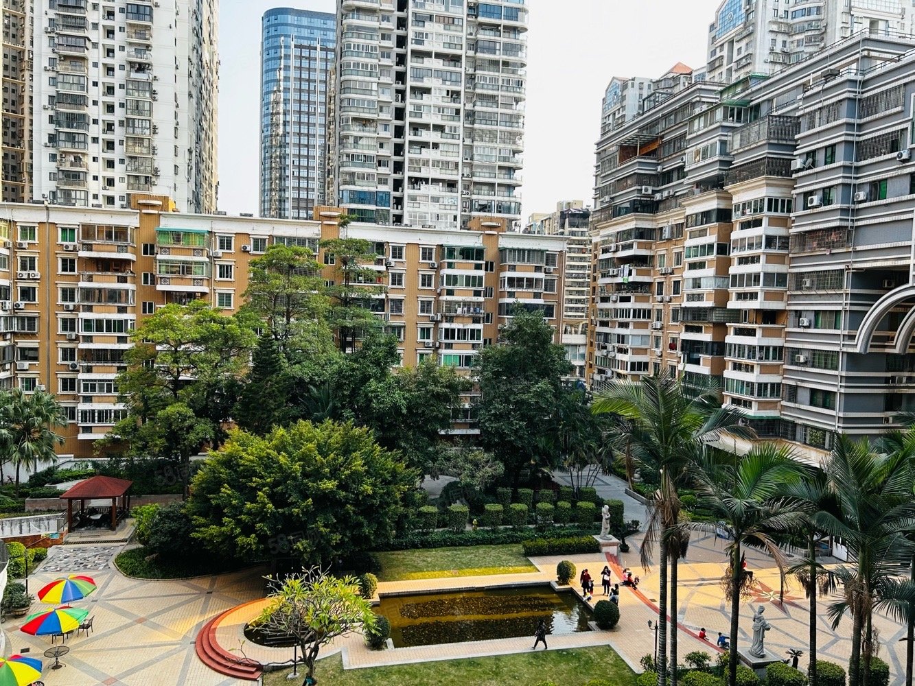 【10图】出价卖 东方巴黎 十佳小区 厅带阳台朝南电梯小高层 万象城