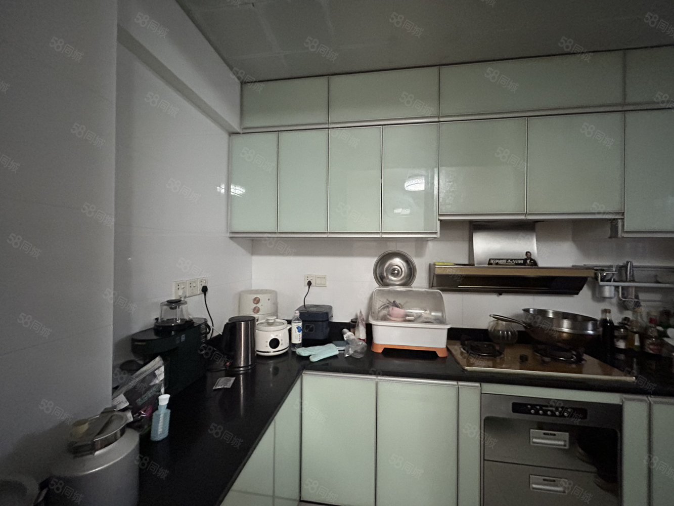 骏景华庭4室2厅2卫142㎡南北89万