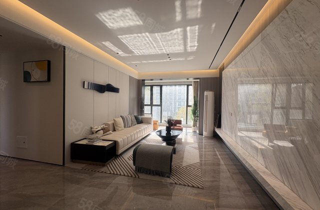 急售！城市芳华蘭园 东边户精装修三室两卫 送车位地下室