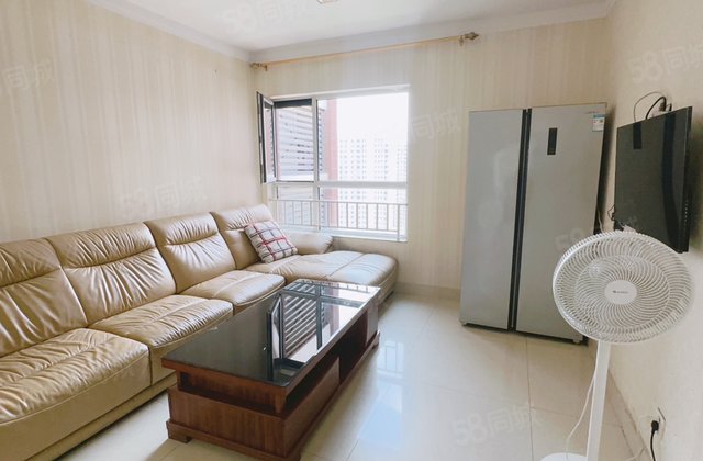 新出水岸花语精装三室，随时看房。