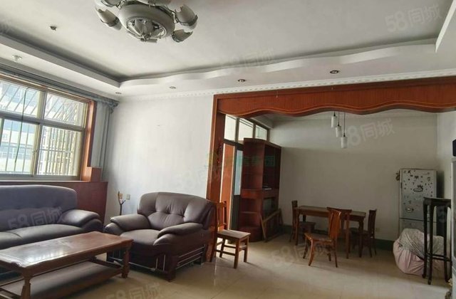 市医院附近120平急售双阳台房源真实可带看