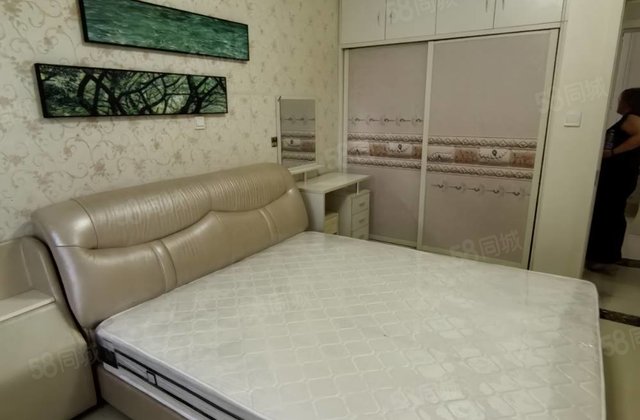 徒骇河边精装三室  带家具  家电  拎包入住